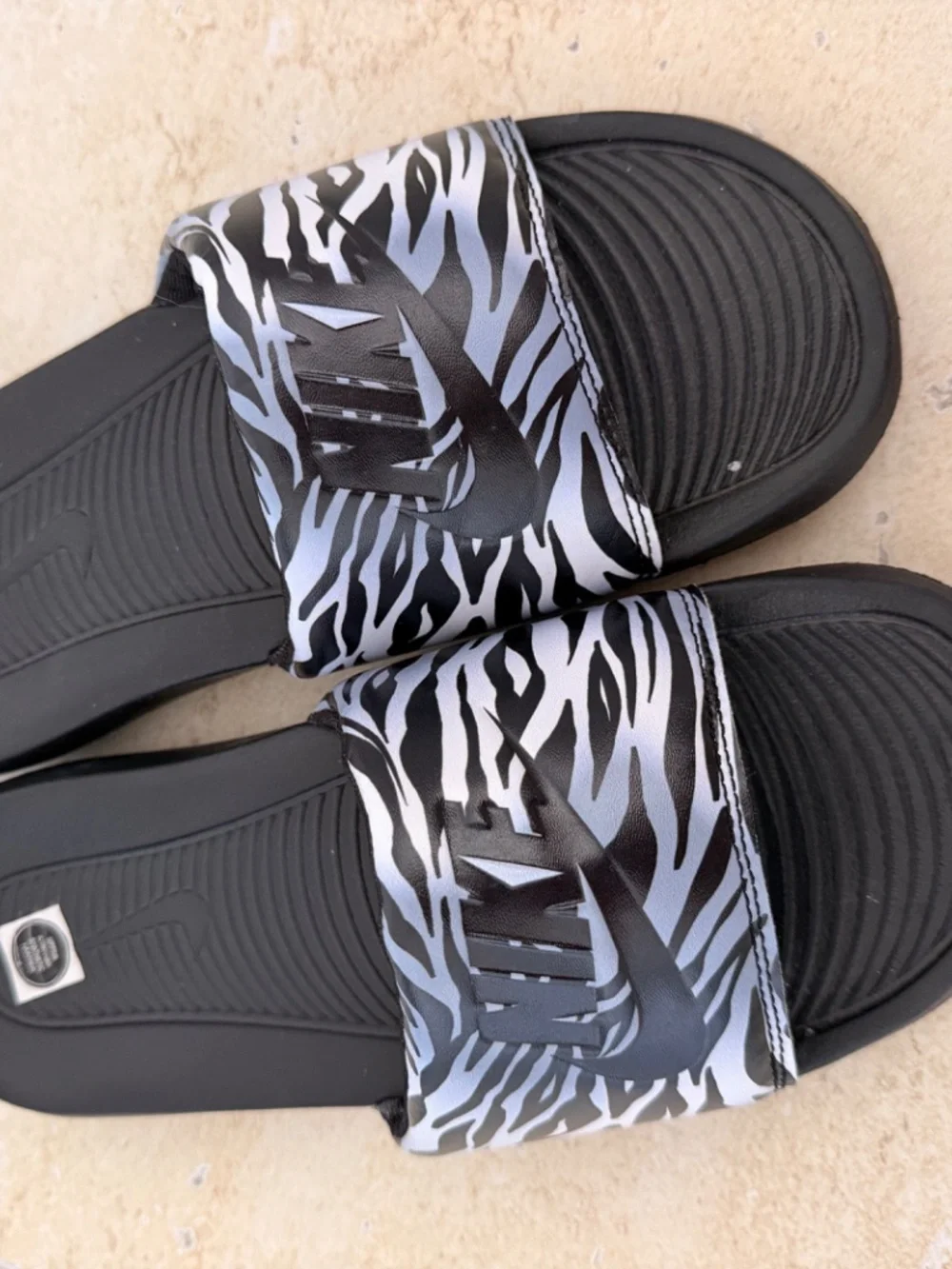 Nike Pool Slides Size 7 Zebra